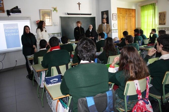 El Ayuntamiento invita a los colegios de la capital a participar en el programa ‘adolescencia y alcohol’