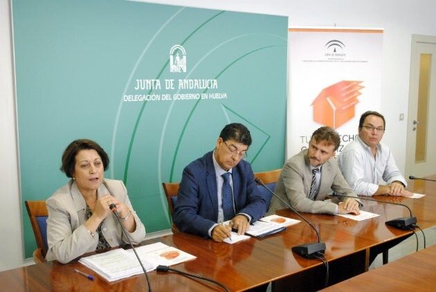 Valderas reitera la “oportunidad y el alcance” de la ley que protegerá a las personas en la contratación hipotecaria