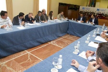La Diputación firma con 15 ayuntamientos los planes provinciales