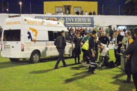 Chakir dio el susto al perder el conocimiento en el Sanluqueño-Cacereño