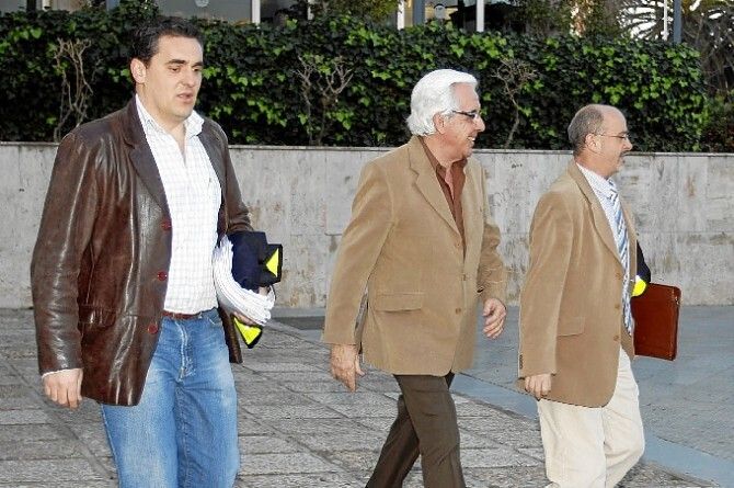 El ex jefe provincial de Tráfico 'ejerció influencias' para que varias personas aprobaran el carné
