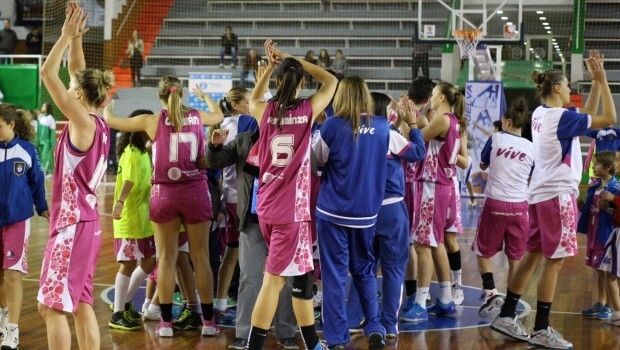 Otra gesta para la historia del Conquero (62-59)