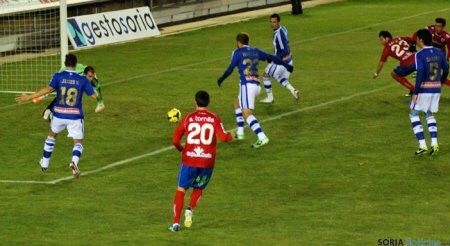 Remontada, liderato y una defensa lamentable (2-3)