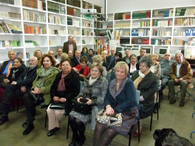 Maestros jubilados del colegio Pedro Alonso Niño de Moguer se despiden del centro