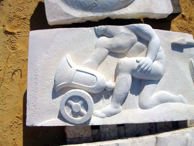 Finalizan los trabajos de restauración de la piedra del Monumento a los Descubridores de La Rábida