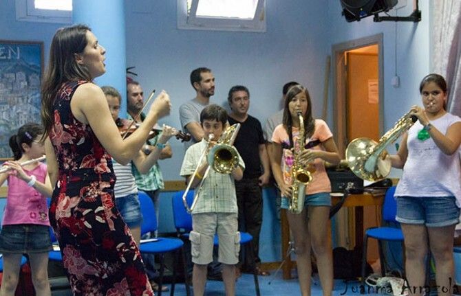 La asociación de vecinos de El Molino acoge la presentación de dos talleres de Jazz y Música Moderna