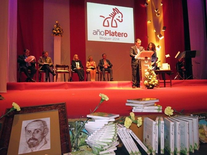 Moguer inauguró ayer el Año Platero con una gran gala de presentación