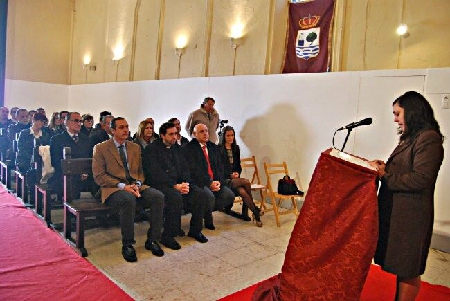 Pilar Olmo realiza la Exaltación de la Navidad en Isla Cristina