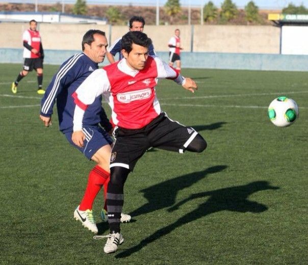 Alejandro Díaz da el salto al primer equipo del Decano