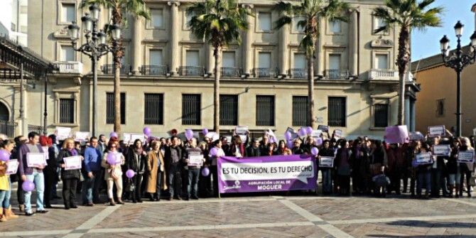 Unas 400 personas piden al Gobierno 'que escuche el grito de Huelva' contra la reforma de la Ley del Aborto