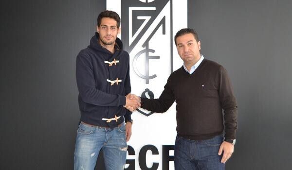 Confirmada la salida de Álvaro Vega para fichar por el Granada B
