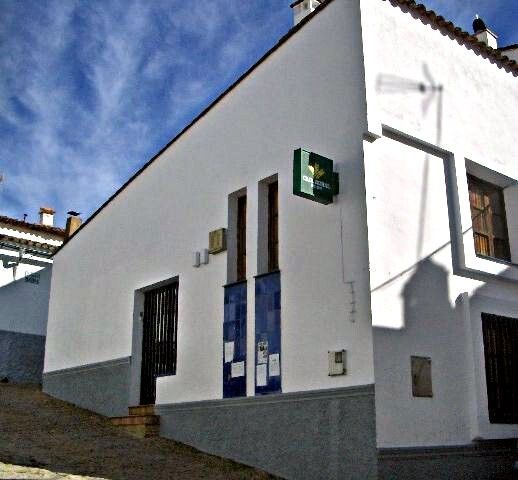 El Ayuntamiento de Valdelarco denuncia el posible cierre de la única oficina bancaria en el pueblo de Caja Rural del Sur