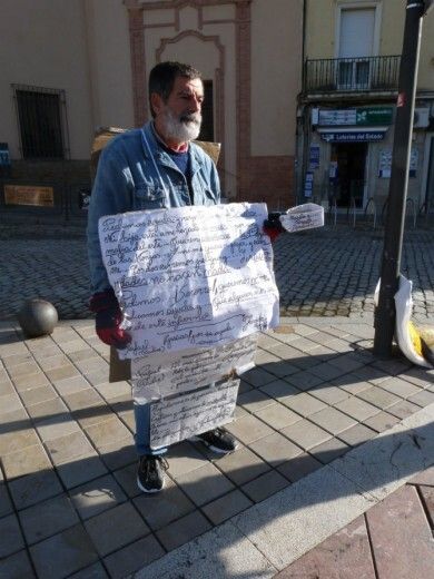 La realidad de la vida pidiendo en la calle