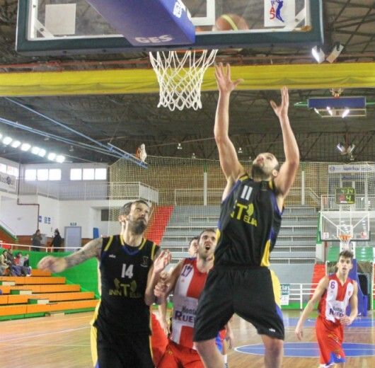 El Por Huelva mira hacia arriba tras derrotar a Andújar (62-54)