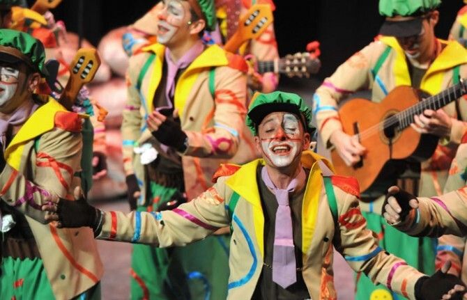 Las murgas, protagonistas en una noche de mucha calidad chirigotera
