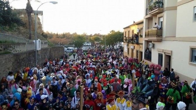 Las calles de Gibraleón se llenaron de fantasía carnavalera