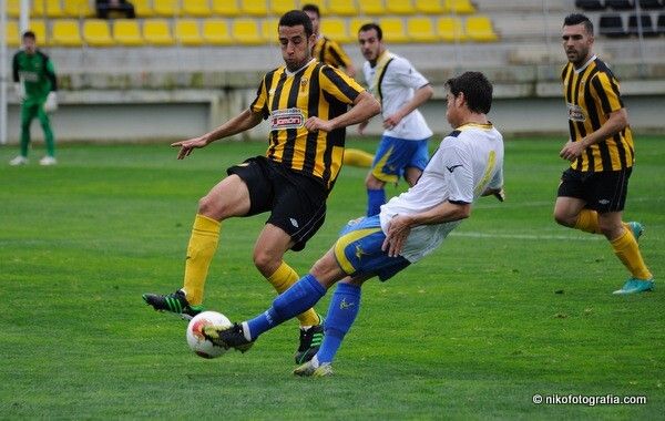 El San Roque ya ve peligrar su liderato (0-0)