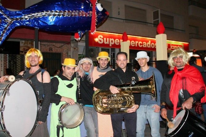 Concurrido entierro de la sardina en el Carnaval de la Luz de Punta Umbría