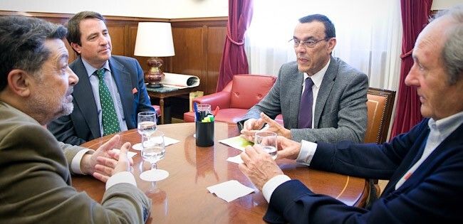 Caraballo mediará con sindicatos, la Junta y el Congreso sobre el futuro de ENCE en Huelva