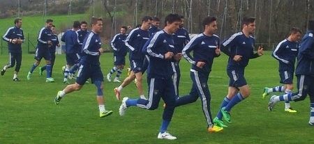 Menosse, Jesús Vázquez y Linares apuntan al once
