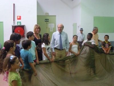 El alcalde visita el campamento urbano del Lazareto