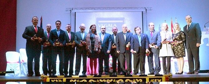 Calañas premia a personas e instituciones destacadas de 2013 en la VI Gala de los premios Gurumelo