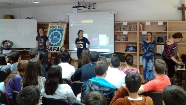 'Relaciones contaminantes' busca un hueco en la final del Festival Juvenil de Cortometrajes Solidarios