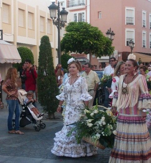 Isla Cristina cubre de flores a la Virgen del Carmen