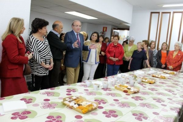 Las asociaciones de vecinos Plaza Niña y Mora Claros celebran una jornada de convivencia