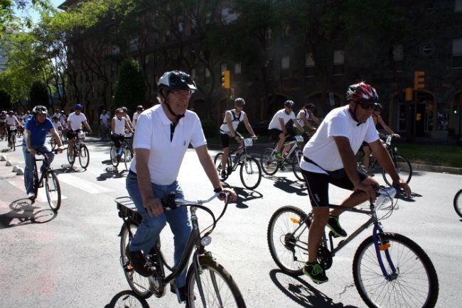Los onubenses disfrutan de un día saludable con la Fiesta de la Bici