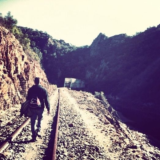 La fotografía ‘Los trenes choqueros se merecen un mejor trato’ gana el concurso ‘Huelva en movimiento’
