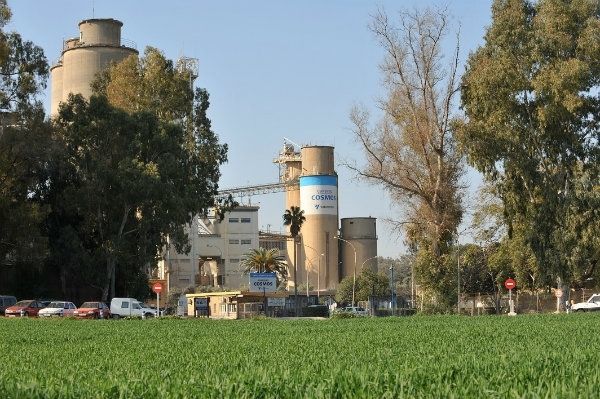 Cosmos recurre la decisión de la Junta en la cementera de Niebla al considerar que no 'existe un cambio de actividad'