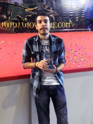 El dibujante olontense Manu López, galardonado con el Premio al Mejor Manga Español del Año