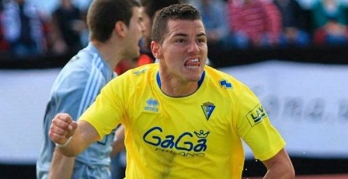 Sitúan al goleador del Cádiz Airam Cabrera en la órbita albiazul