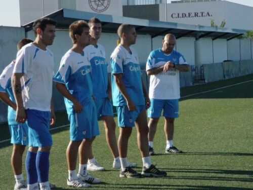 Amistoso en Moguer y limpia en el plantel del filial