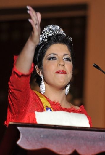  San Juan corona su belleza y poetiza la fe como ofrenda al santo patrón