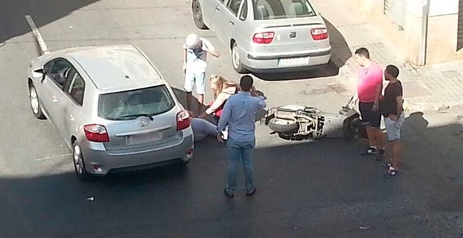 Herida una mujer tras chocar su moto contra un vehículo en Viaplana