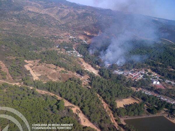 Estabilizado el incendio en la aldea de Mina de la Concepción que obligó a desalojar a 15 personas