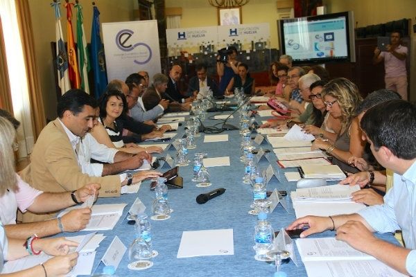 El CES aprueba el dictamen sobre infraestructuras, que fija 'un déficit inversor de mil millones en diez años'
