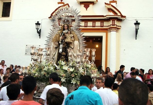 San Juan abrazó a su patrona, la Virgen del Carmen
