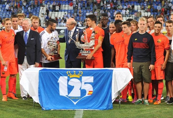 El Barcelona levanta la Carabela de Plata en el cincuenta aniversario del torneo