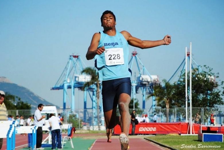 Alejandro Matantu se corona rey nacional del triple salto juvenil (15,08)