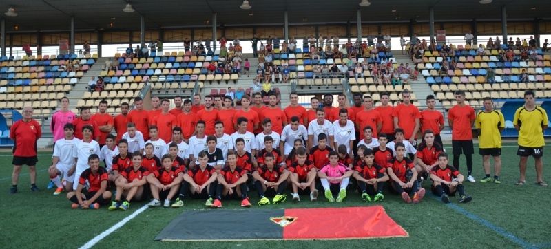 El Ayamonte se presentó ante su afición