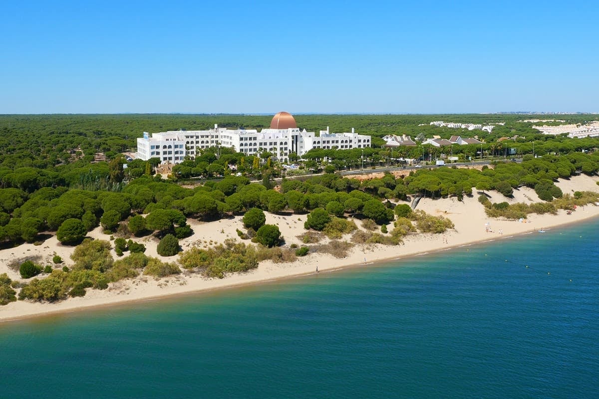 Vista desde lejos del Playacartaya Hotel