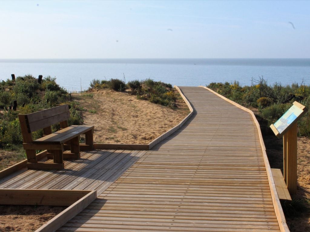 Pasarela de acceso a la Playa de Cuesta Maneli