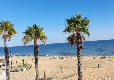 Esta es la mejor playa de Huelva para hacer una escapada en mayo: destaca por su arena dorada y es perfecta para ir en familia
