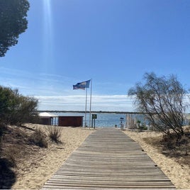 Vista del acceso a la playa de San Miguel
