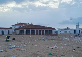 La noche de San Juan acaba en Punta Umbría sin incidentes y sin rastro de basura en las playas