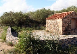 En esta playa de Huelva puedes visitar un antiguo mausoleo romano: se encuentra a unos minutos