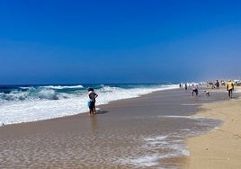 La playa de Portugal que muchos llaman el Caribe europeo: arena blanca y aguas turquesas en pleno Atlántico